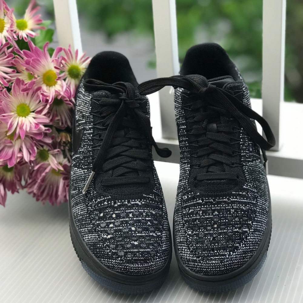 NWT Nike Air Force 1 Flyknit Low Black/White WMNS - Picture 4 of 8